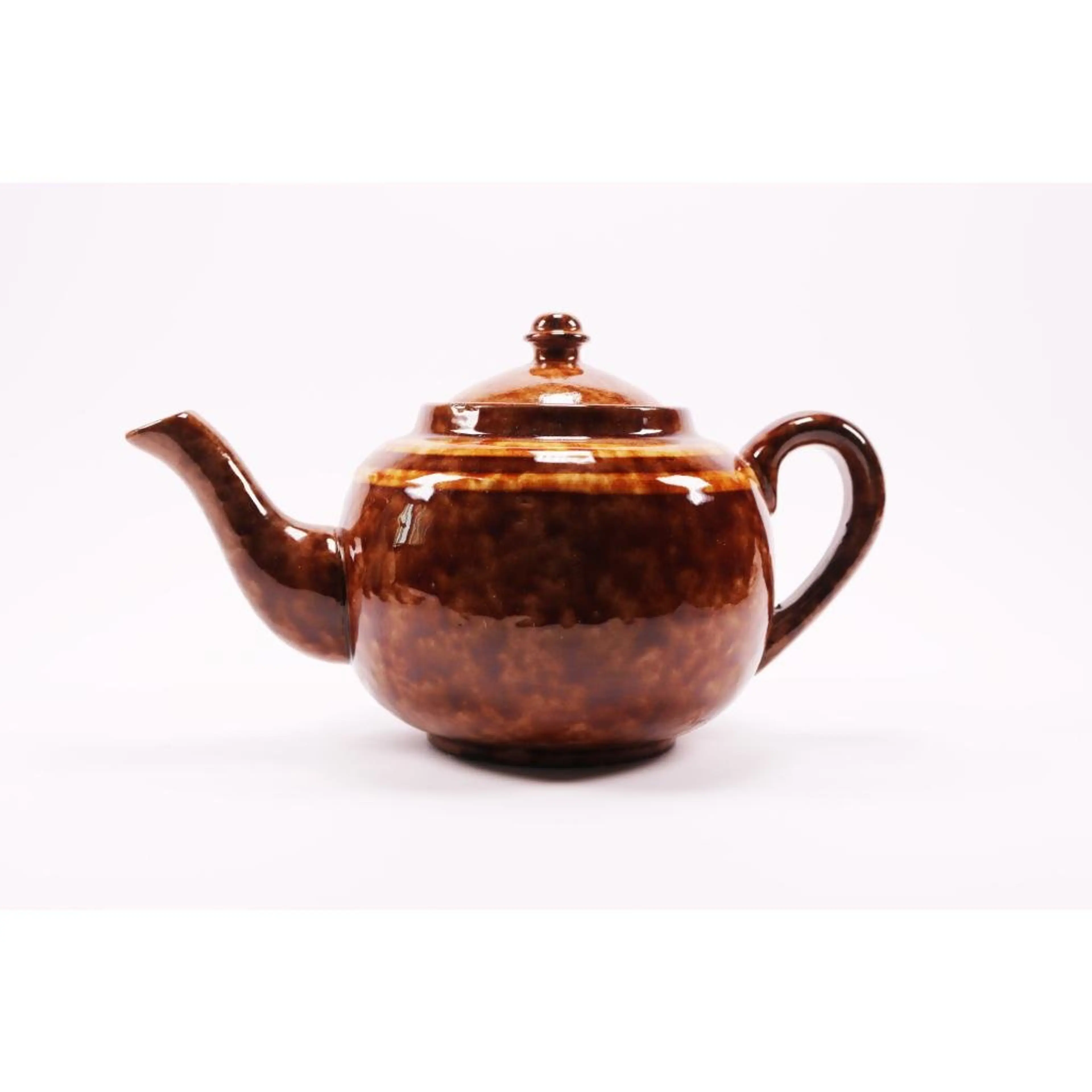 A Classic Vintage Brown Betty Sadler Teapot