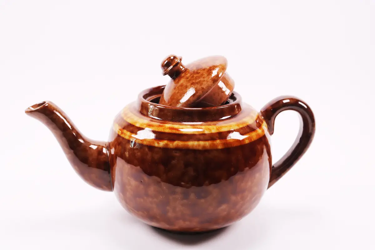 A Classic Vintage Brown Betty Sadler Teapot