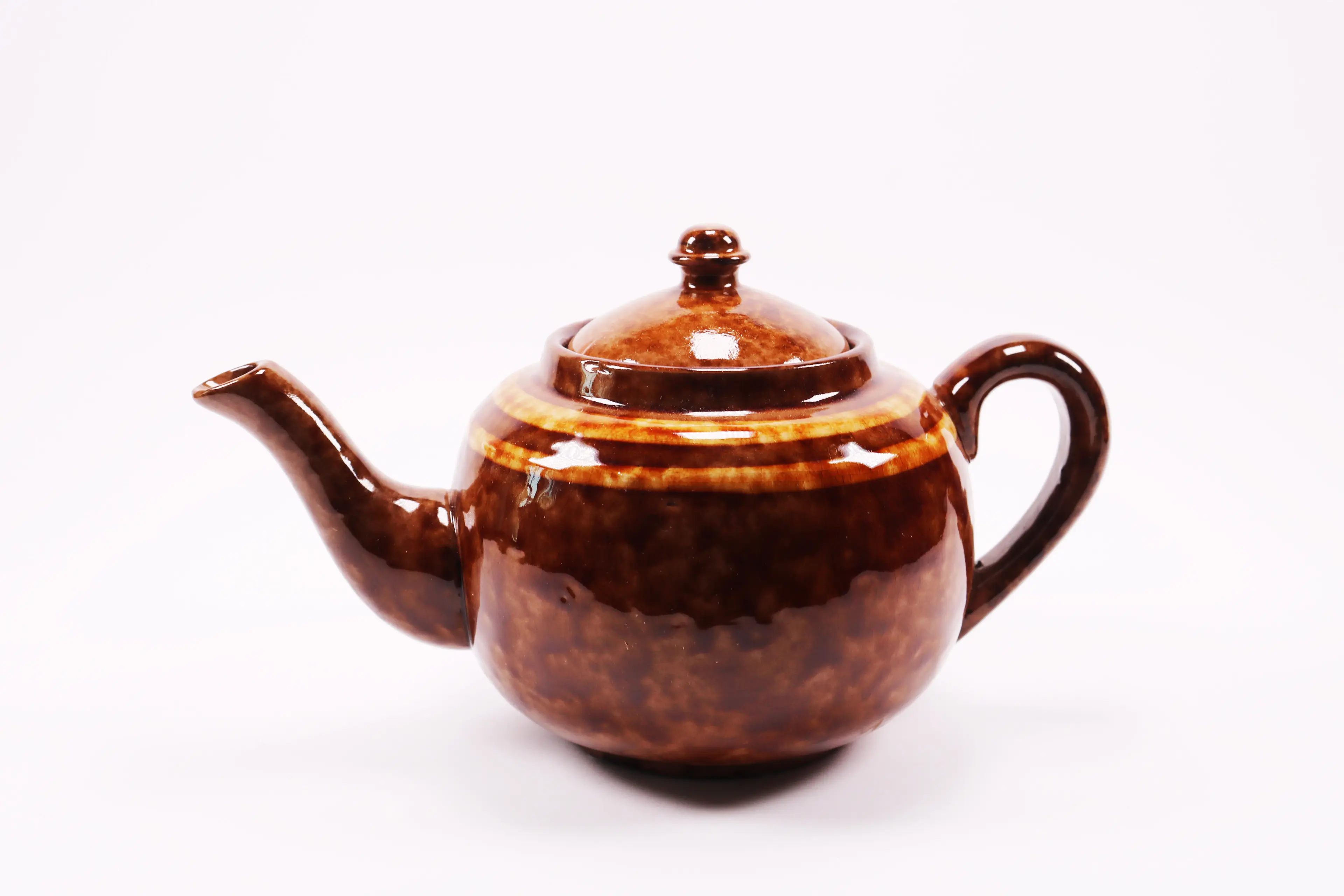 A Classic Vintage Brown Betty Sadler Teapot Small