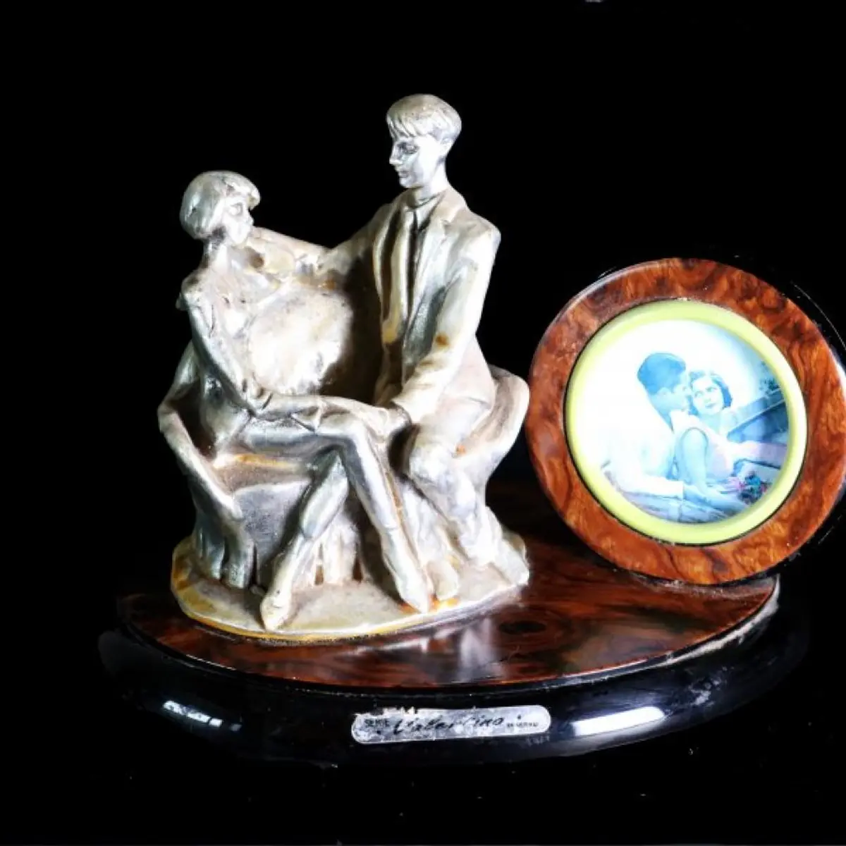Figure Photoframe