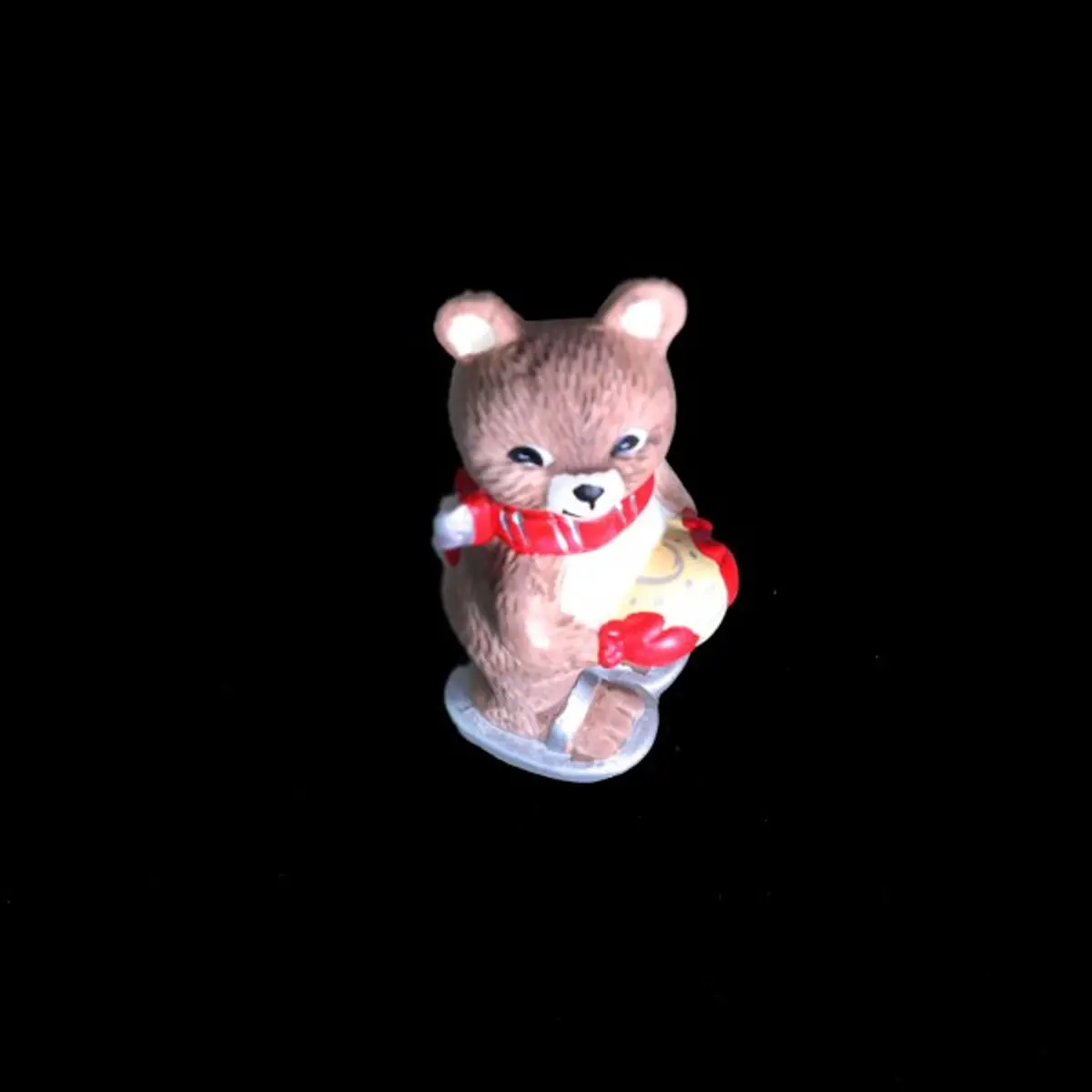 Figurine Bear With Ball