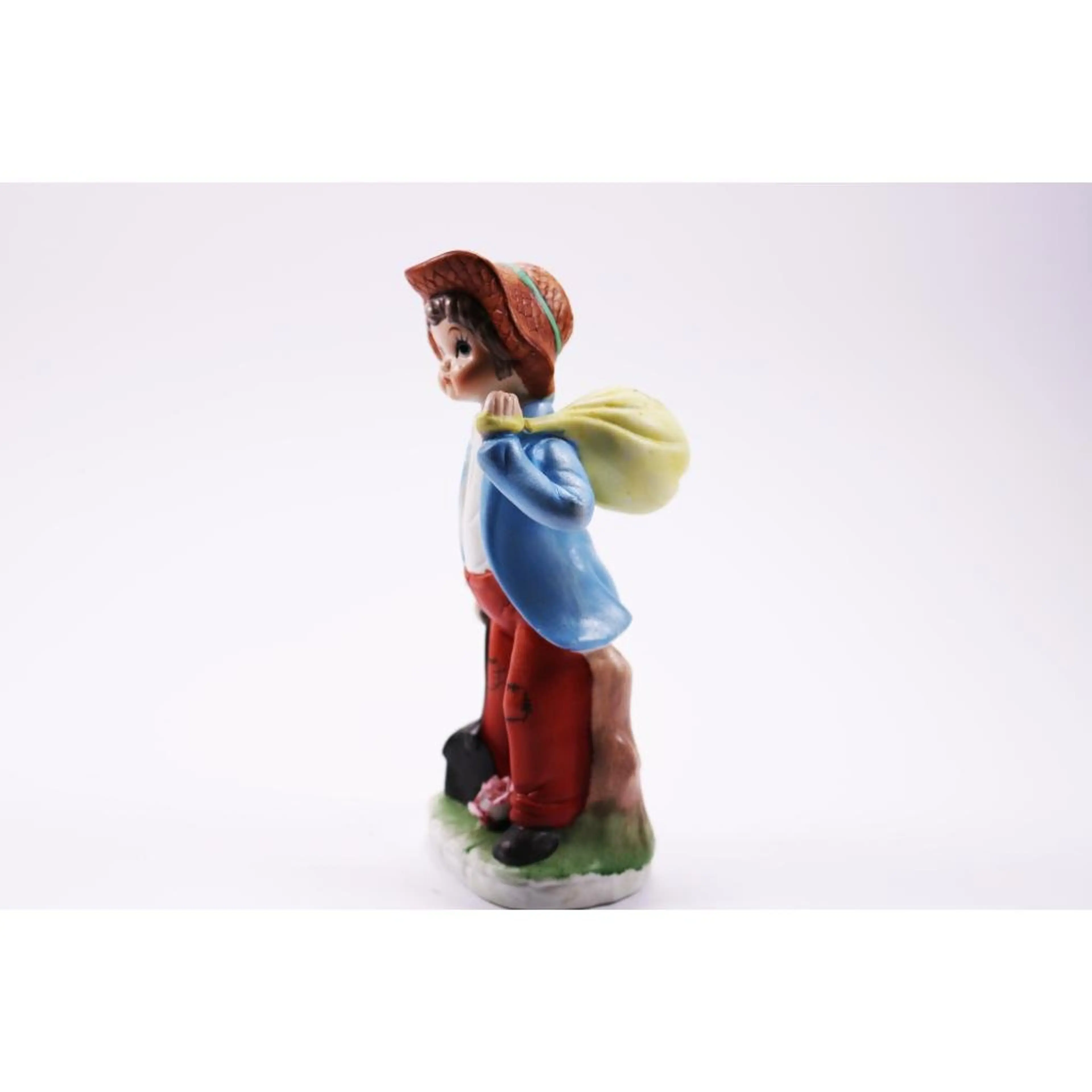 Figurine Boy Brown Hat