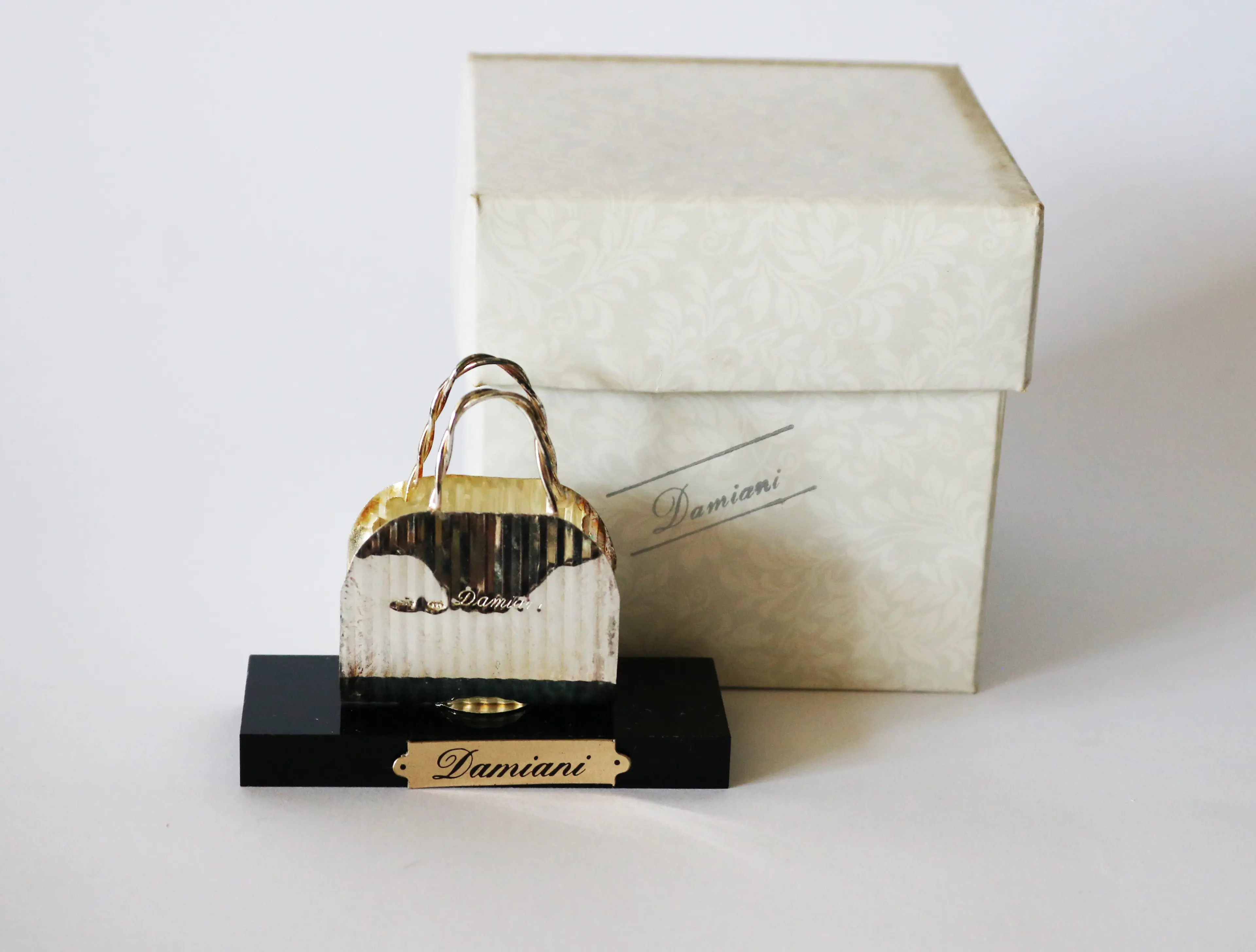 Figurine Stylish Bag