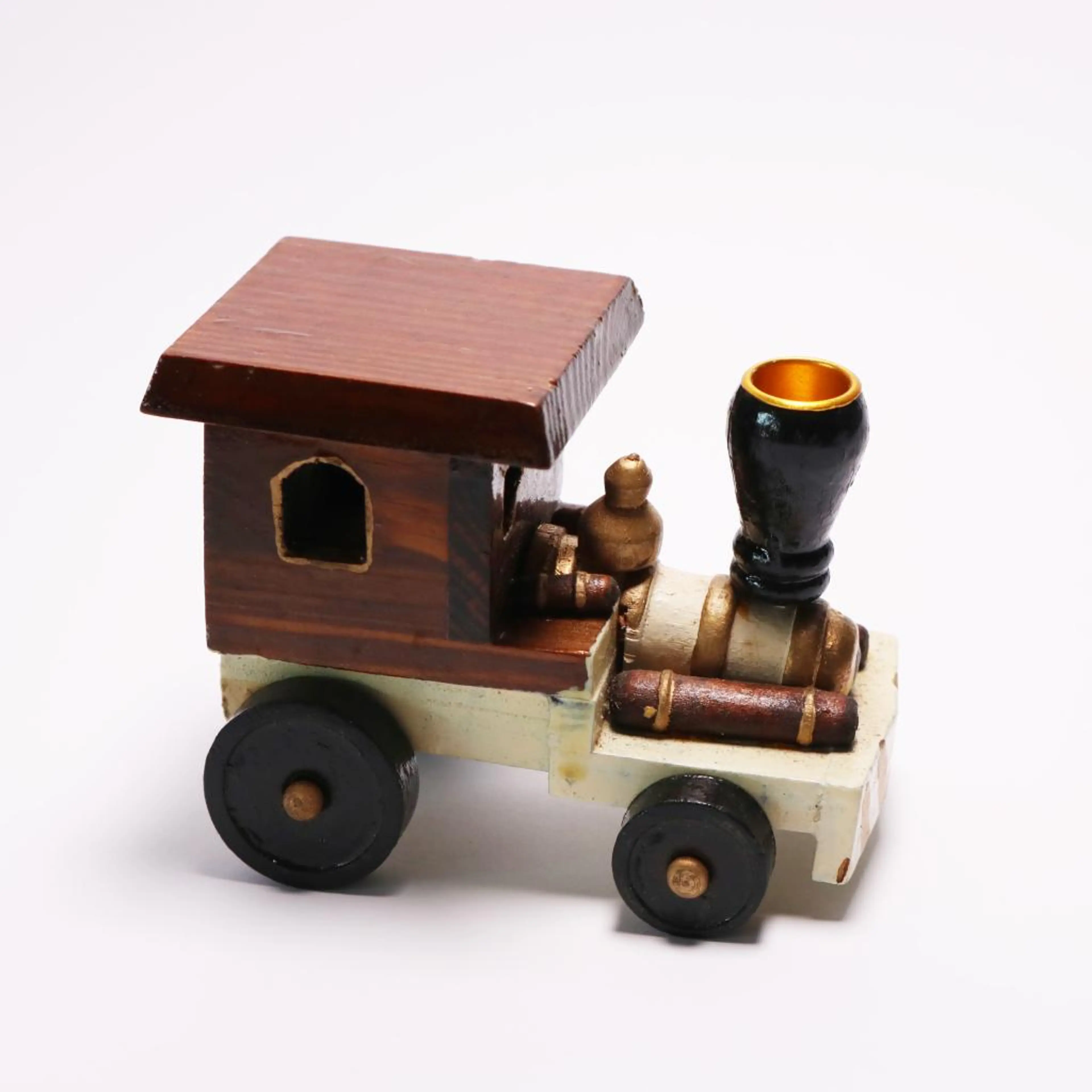 WOODEN CAR CANDLE HOLDER
