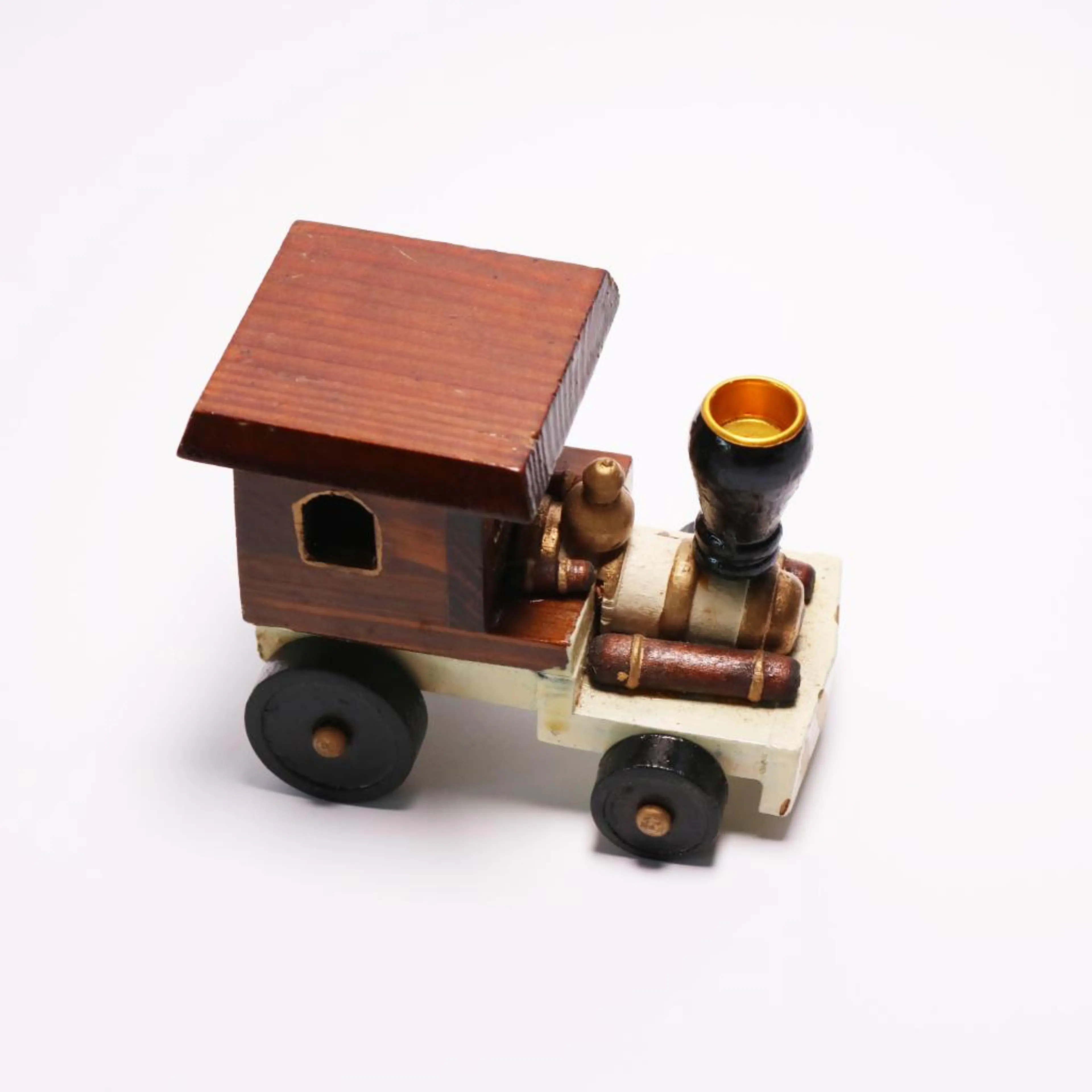 WOODEN CAR CANDLE HOLDER